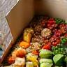 Coffret-repas Livraison Gourmande prêt à déguster sur une table lyonnaise